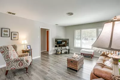 5805 Circular Drive, North Richland Hills, TX 76117 - Photo 9