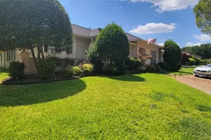 3817 Larkin Ln, Garland, TX 75043 - Photo 3