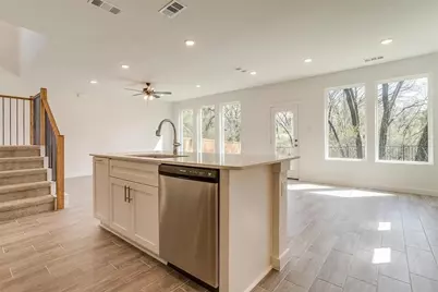 4524 Hogans Alley Drive, Arlington, TX 76001 - Photo 3