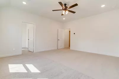 4524 Hogans Alley Drive, Arlington, TX 76001 - Photo 13
