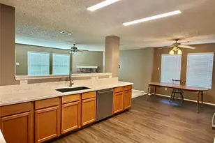 930 Dunkirk Ln, Arlington, TX 76017 - Photo 13