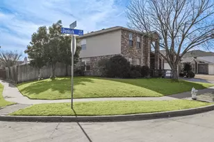 930 Dunkirk Ln, Arlington, TX 76017 - Photo 3