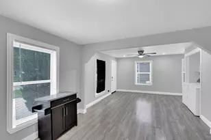 2013 Birdell St, Fort Worth, TX 76105 - Photo 7