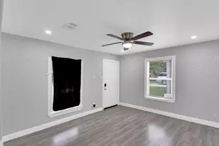 2013 Birdell St, Fort Worth, TX 76105 - Photo 11