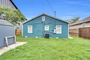 2013 Birdell St, Fort Worth, TX 76105 - Photo 23