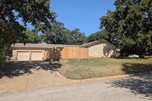 829 Joanna Dr, Hurst, TX 76053 - Photo 13