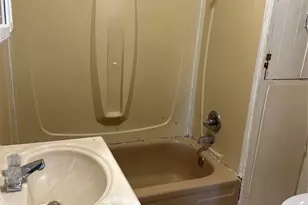 713 Wright Ct, Granbury, TX 76048 - Photo 5