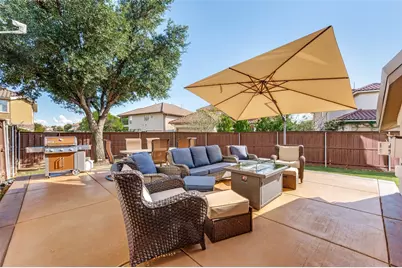 810 Redondo, Irving, TX 75039 - Photo 23