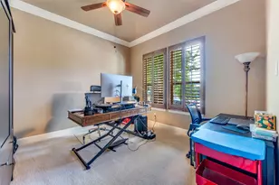 810 Redondo, Irving, TX 75039 - Photo 5