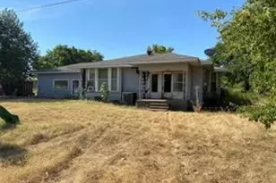 401 S Gardner St, Whitewright, TX 75491 - Photo 1