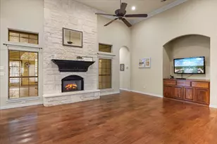 6705 Forest Oaks Ct, Granbury, TX 76049 - Photo 3