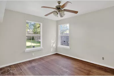 2041 W Colorado Boulevard, Dallas, TX 75208 - Photo 15