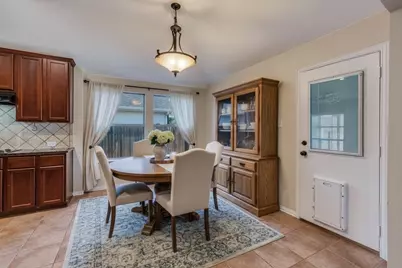 7927 Fox Chase Drive, Arlington, TX 76001 - Photo 5