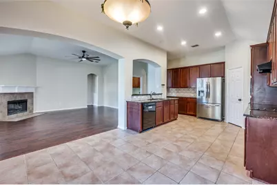 7927 Fox Chase Drive, Arlington, TX 76001 - Photo 9