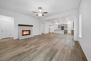 1228 Sabine River Ln, Springtown, TX 76082 - Photo 17