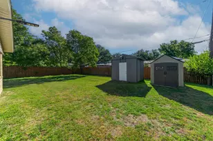 1818 Hillcrest Dr, Irving, TX 75062 - Photo 25