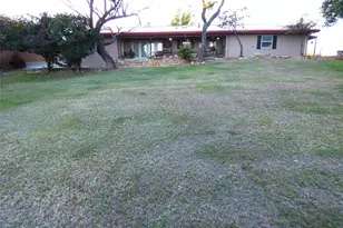 1010 W Moss St, Eastland, TX 76448 - Photo 3