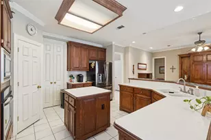 1625 Oak Creek Dr, Hurst, TX 76054 - Photo 13