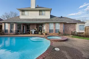 1625 Oak Creek Dr, Hurst, TX 76054 - Photo 5