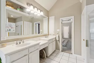 1625 Oak Creek Drive, Hurst, TX 76054 - Photo 19