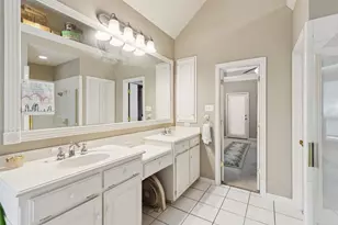 1625 Oak Creek Dr, Hurst, TX 76054 - Photo 19