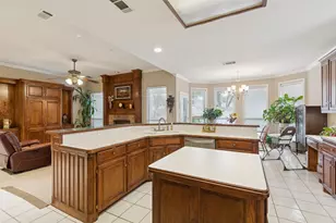 1625 Oak Creek Dr, Hurst, TX 76054 - Photo 11