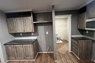 197 E Sweden St, Walnut Springs, TX 76690 - Photo 9