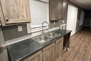 197 E Sweden St, Walnut Springs, TX 76690 - Photo 11