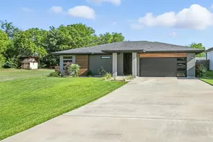 330 W Morris St, Rhome, TX 76078 - Photo 3