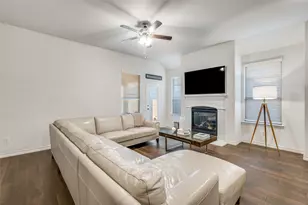 11105 Autry Ridge Ln, Aubrey, TX 76227 - Photo 3