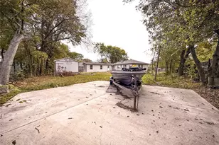 1315 Whitley Dr, Dallas, TX 75217 - Photo 11