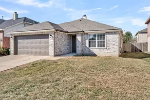 7802 Calgary Ln, Arlington, TX 76001 - Photo 3