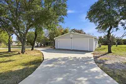 907 Mojave Trail, Granbury, TX 76048 - Photo 3