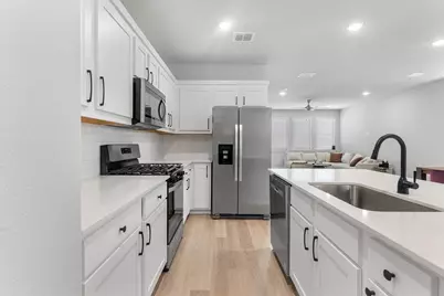 608 Cottagewood Drive, Princeton, TX 75071 - Photo 7