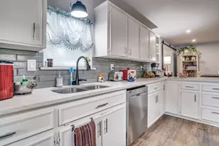 630 Cedarcrest Dr, Tool, TX 75143 - Photo 9