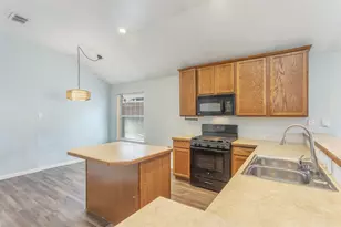 304 Hummingbird, Little Elm, TX 75068 - Photo 7