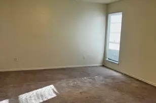 1006 Alicia Ln, Lancaster, TX 75134 - Photo 9