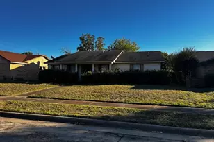 1006 Alicia Ln, Lancaster, TX 75134 - Photo 1