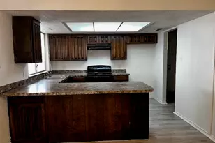 1006 Alicia Ln, Lancaster, TX 75134 - Photo 5