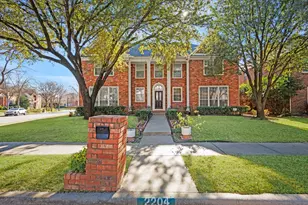2204 Yaupon Dr, Irving, TX 75063 - Photo 1