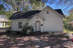 217 20th St SE, Paris, TX 75460 - Photo 1