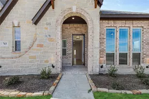 743 Crystal Lk Ln, Red Oak, TX 75154 - Photo 3