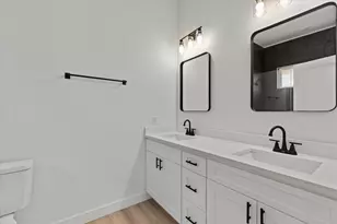 919 W Day St, Denison, TX 75020 - Photo 5