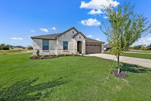 1021 Gatlin Cir, Springtown, TX 76082 - Photo 3