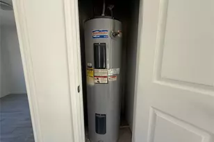 255 SW 7th St, Paris, TX 75460 - Photo 17