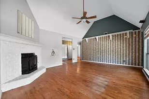 8401 Liberty Ln, Rowlett, TX 75089 - Photo 5