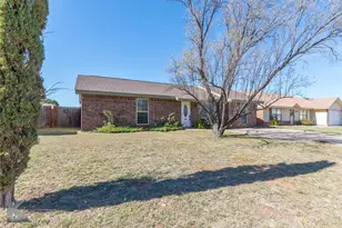 3618 Georgetown Dr, Abilene, TX 79602 - Photo 3