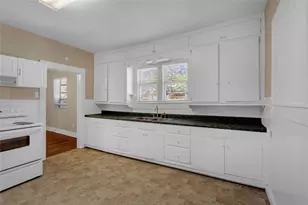 513 W Texas St, Denison, TX 75020 - Photo 7