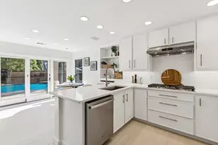 9616 Viewside Dr, Dallas, TX 75231 - Photo 11