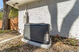 5837 Clendenin Ave, Dallas, TX 75228 - Photo 37